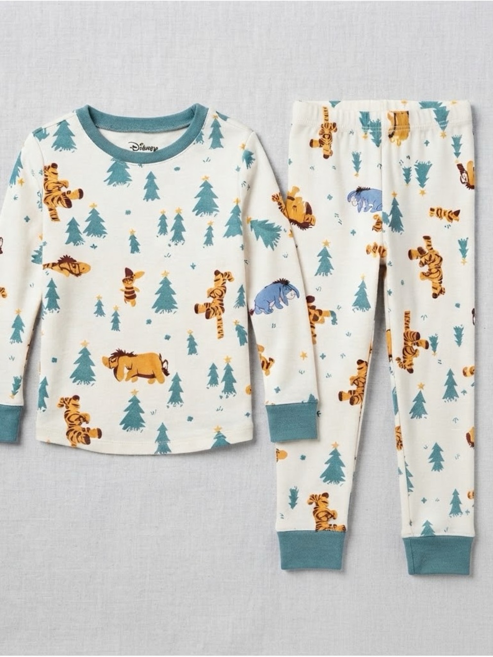 Disney Winnie the Pooh Holiday Pajamas Kids XS 4-5 Tigger Eeyore Christmas Trees